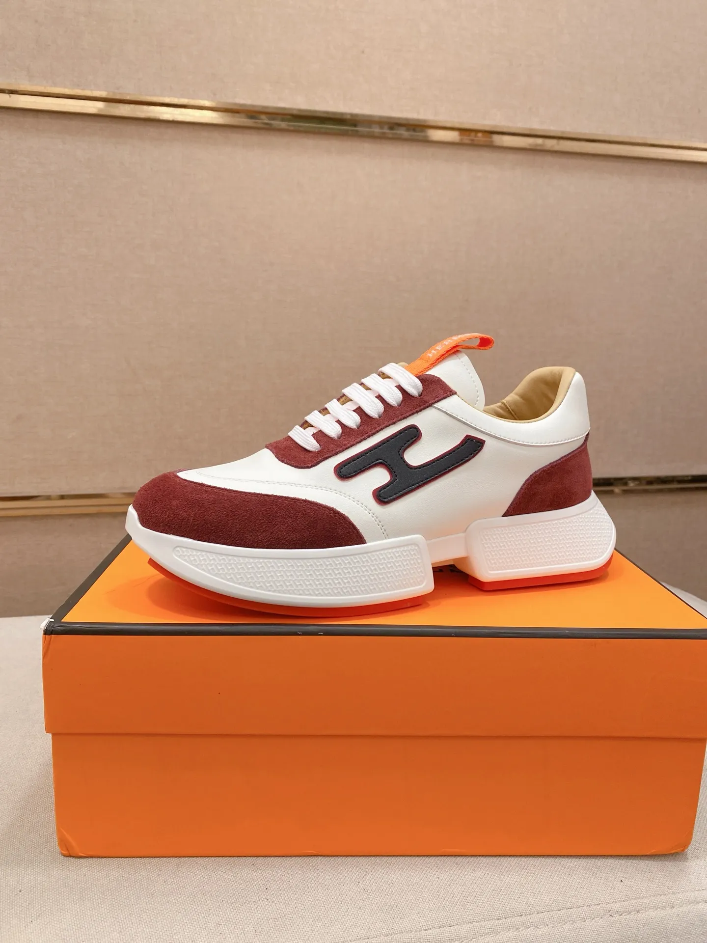 Men's clothing and shoes💰: 480💰《HERMES》【Classic original order·Version】Hermès; top 🔝purchasing agent🔍🔍men's latest 🇺🇸 counter sales simultaneously, imported from Italy original ▲▲cowhide ▲▲ (high-end, nobility, class) ) Exquisite workmanship (Italian 🇮🇹 imported water-dyed 🐂 cowhide lining) sole: original sole provided by the original factory, ⚠️exclusive double-layer activity·TPR·rubber·combined molded outsole; super comfortable·wear-resistant·non-slip·environmental protection The real thing is more beautiful if you take the real thing (high quality, follow the order). You can enter and exit the counter at will * Number of yards: 38-44 (45 can be customized and cannot be returned or exchanged)